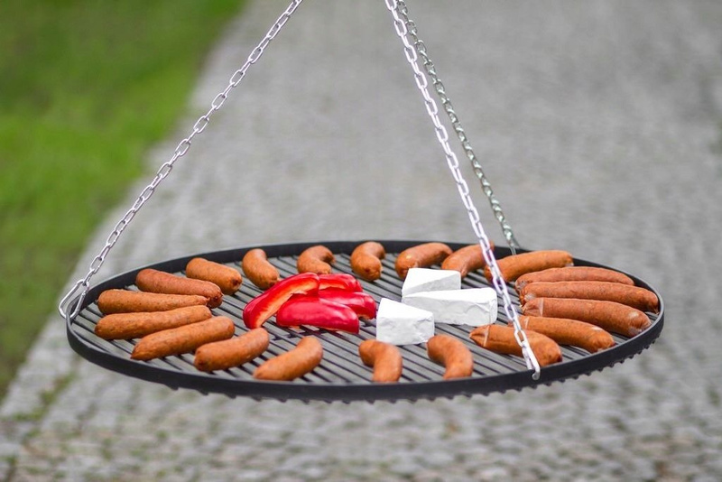 Grill na trójnogu Korono 200/143 200cm/80cm z rusztem ze stali czarnej i kołowrotkiem