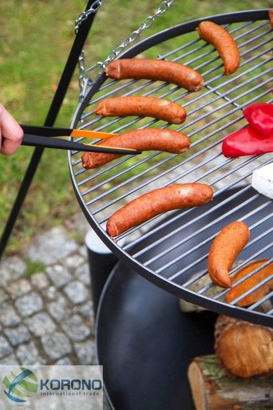 Grill na trójnogu Korono KOR104 plus KOR322 80/80cm z rusztem ze stali czarnej oraz palenisko ogrodowe